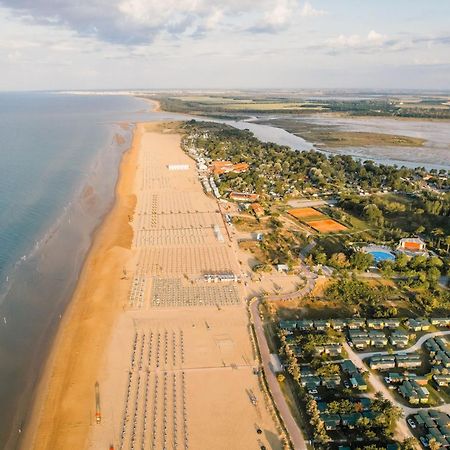 Amazing Villa With Private Garden In Bibione Ngoại thất bức ảnh